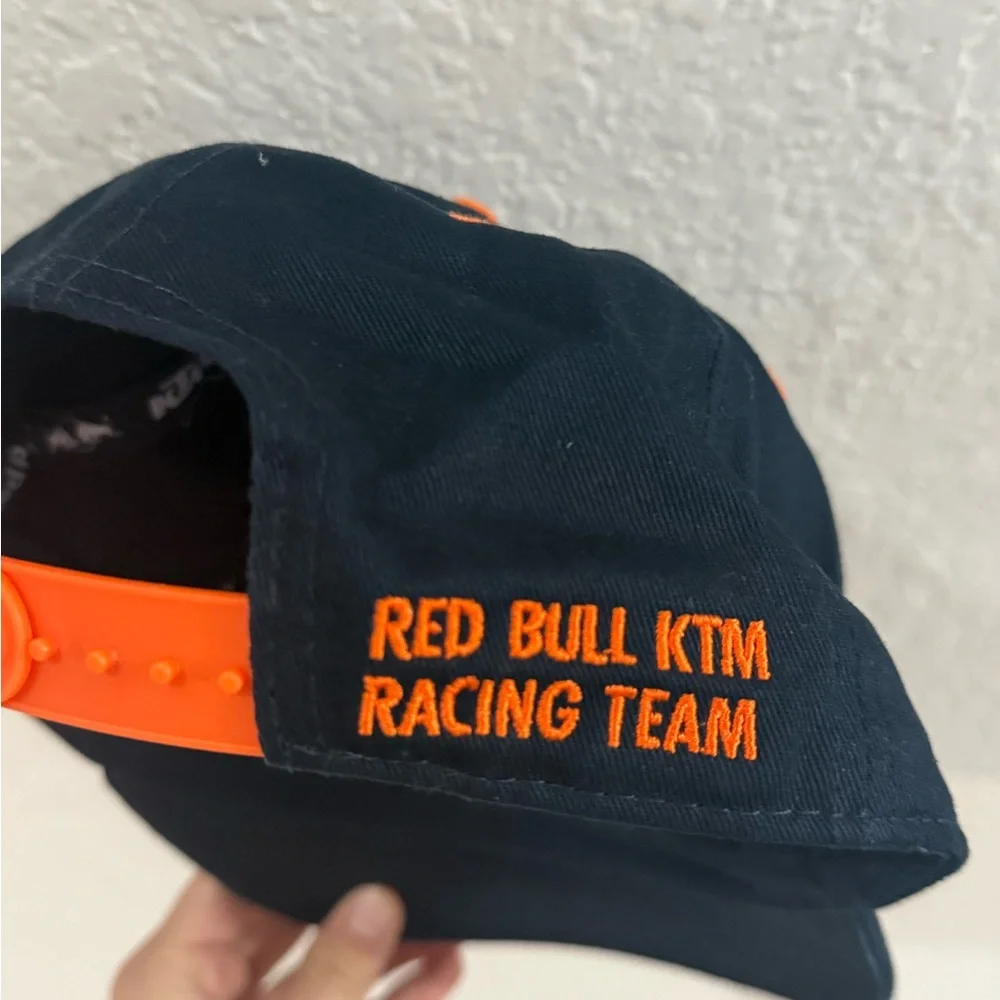 Red Bull Racing hat - Picture 2 of 2